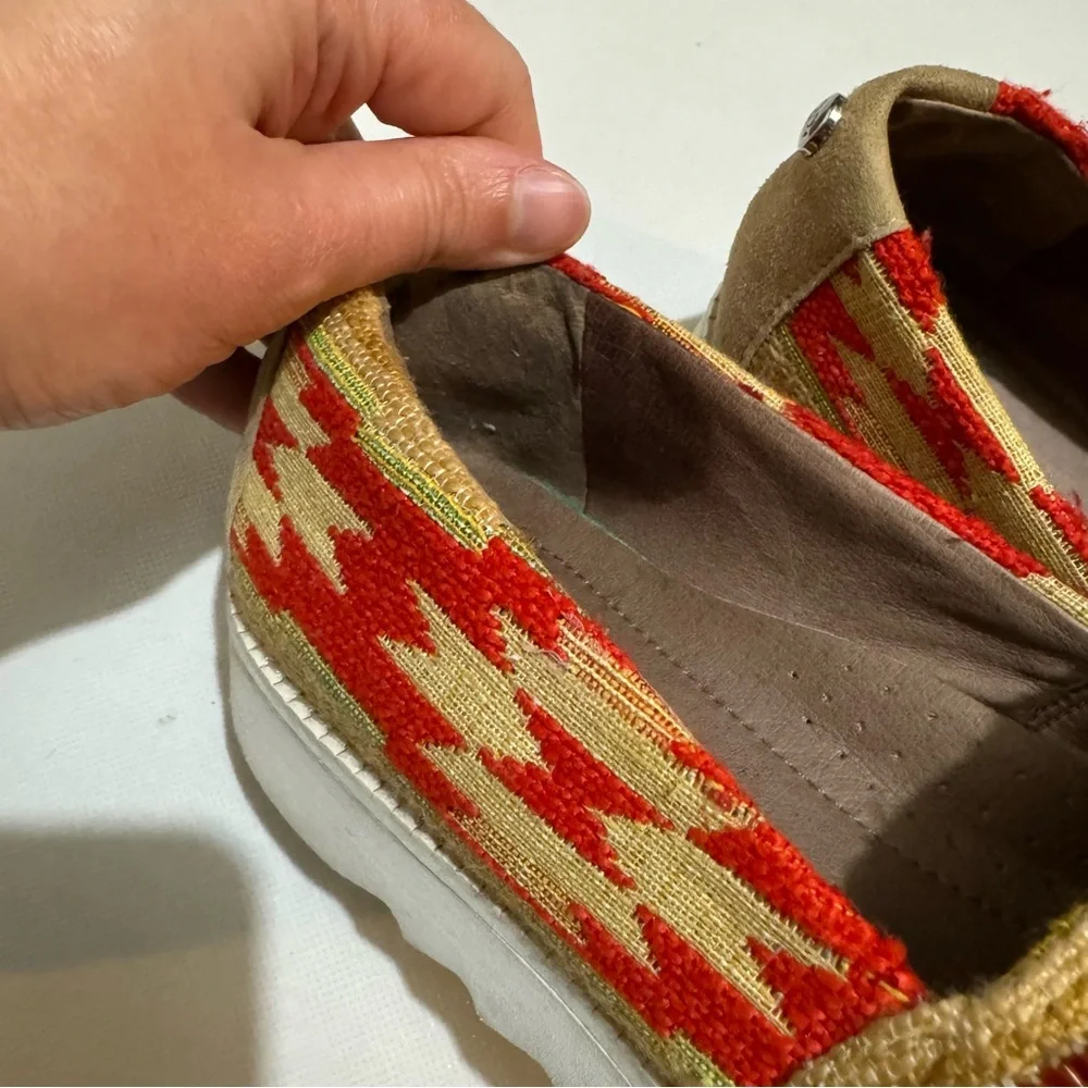 Donald J Pliner Balisp Aztec Tribal‎ Southwest Beaded Platform Loafers Women’s 7